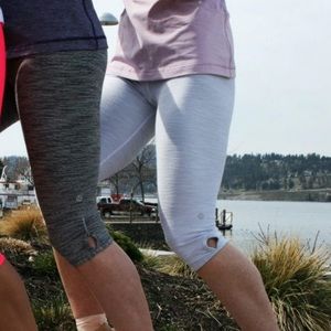 Lululemon Dhanurasana Crops
